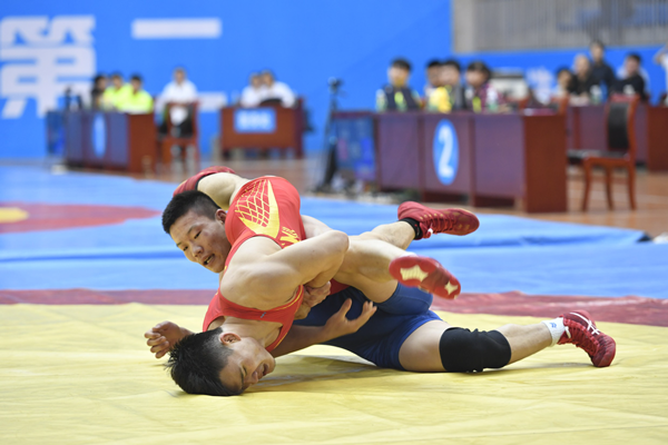 2018年全国男子自由式摔跤锦标赛落幕,荣昌与黔江双积分运动员夏圣松