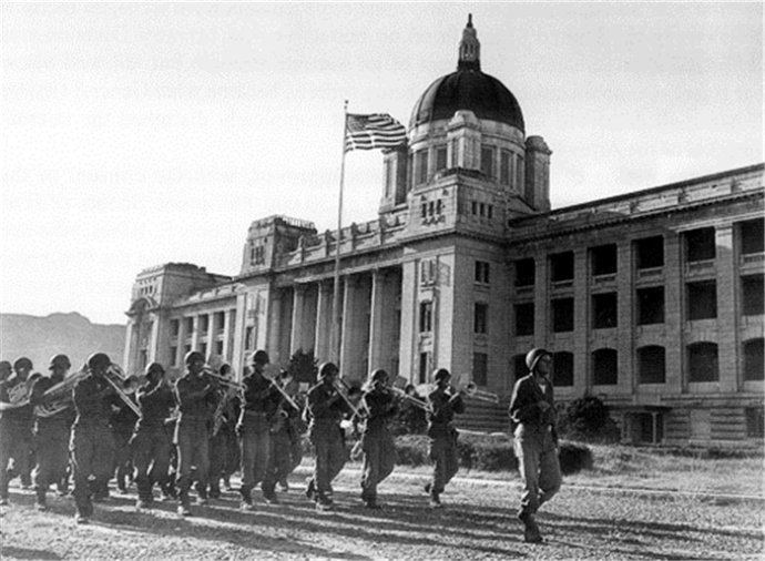 1945年9月8日,美軍在仁川登陸.