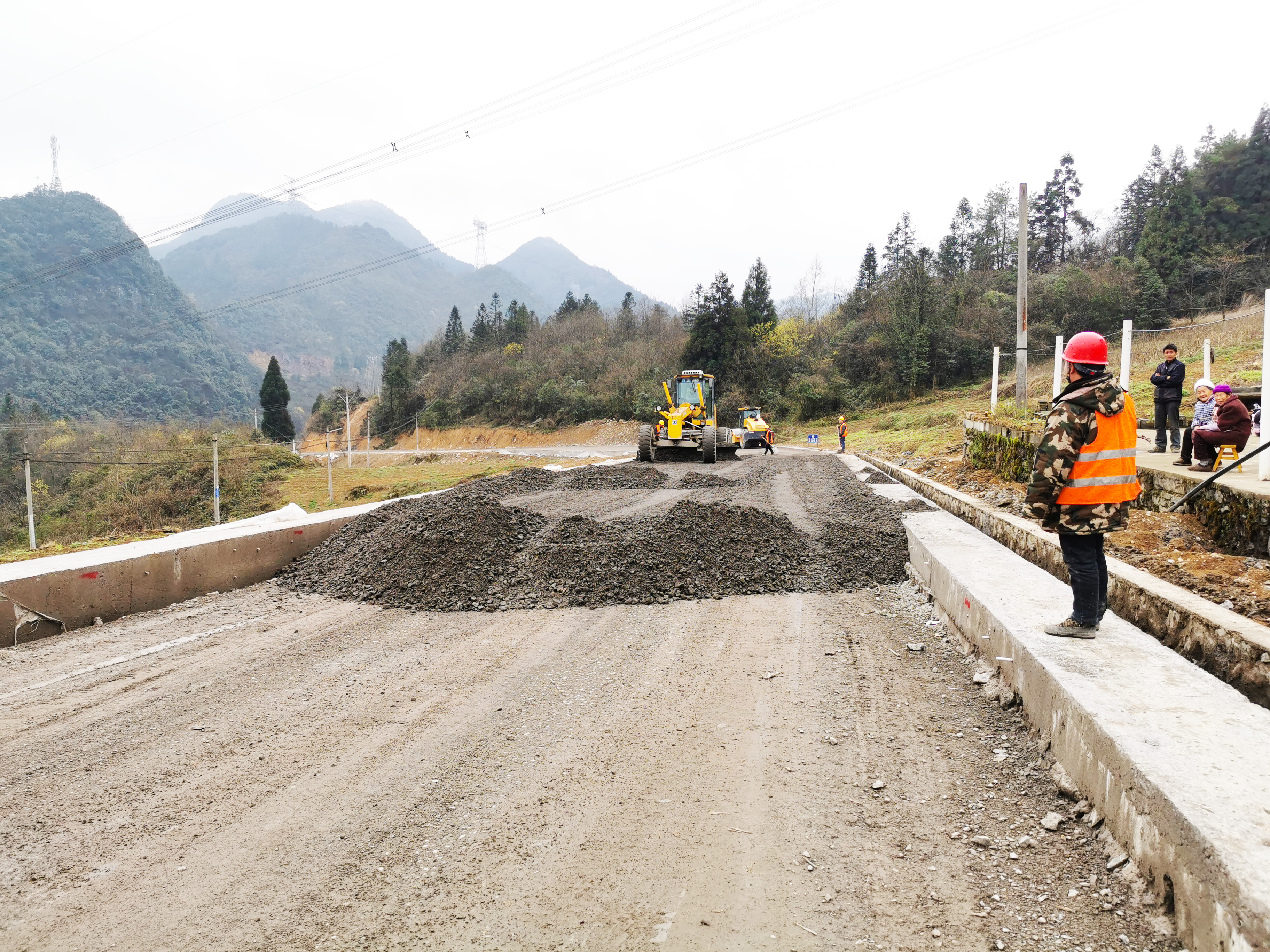 2020年6月,公路按三級路標準啟動加