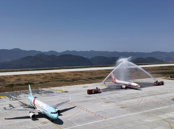 11:00自北京大兴机场起飞,14:05分达到武隆仙女山机场;回程航班号为kn