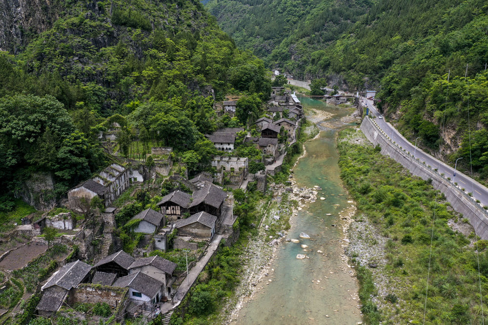 巫溪新聞 > 正文位於重慶市巫溪縣大山深處的寧廠古鎮,歷史上曾是川東