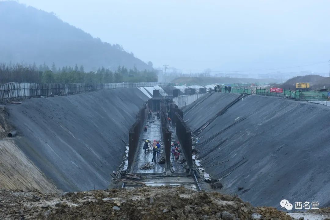 酉阳一批重点工程复工建设包括小坝新城轨道观光车