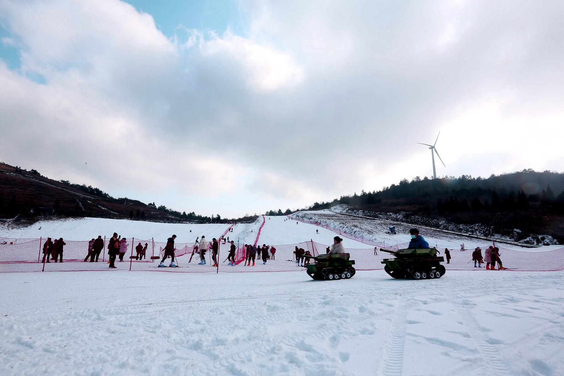 洛阳龙鳞路滑雪场图片