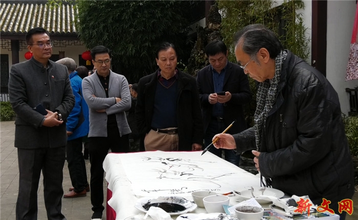 樵坪把扶贫助农土货节办到了景区|重庆巴南区樵坪把扶贫助农土货节办到了景区