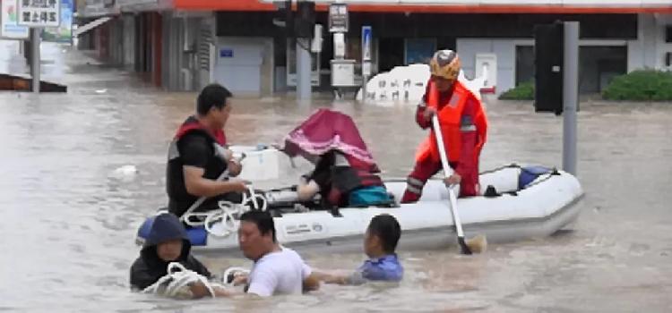 抢险|这里的高考延期，可民警辅警却一刻也没闲着……