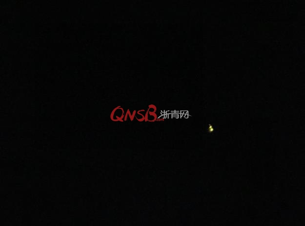 杭州云栖竹径的网红萤火虫才火了没几天，就快被人抓光了！