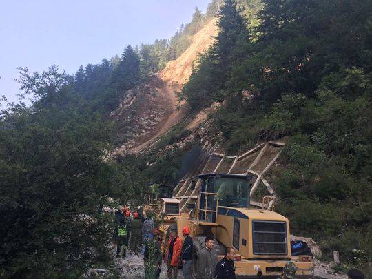 建筑工人5次穿越地震飞石区 救出200余名被困游客