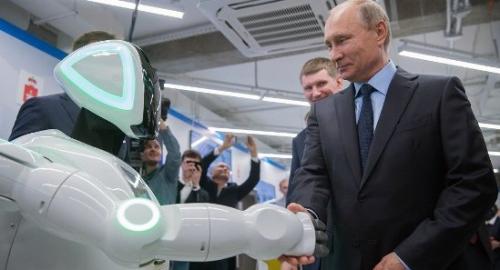 “逃跑机器人”与俄罗斯总统普京“握手”。(图片来源：俄罗斯卫星网)