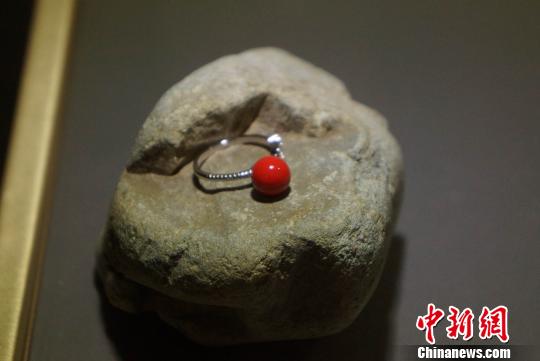 探访景德镇首家陶瓷珠宝生产线