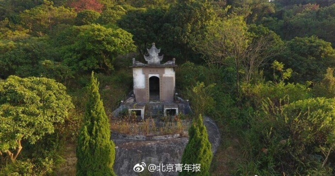 广东国家森林公园现豪华公墓? 系当地村民私建