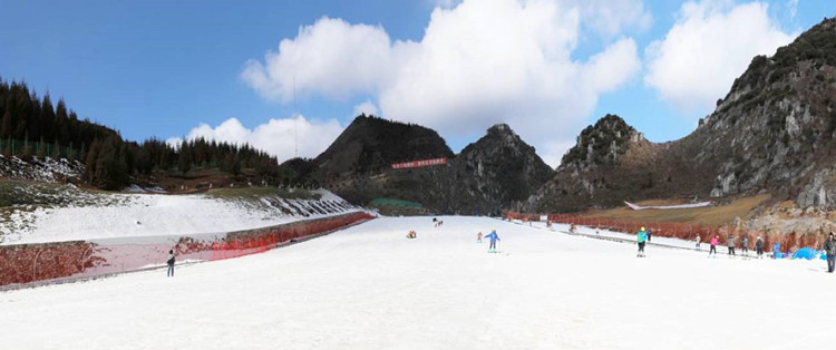 梅花山国际滑雪场1.jpg