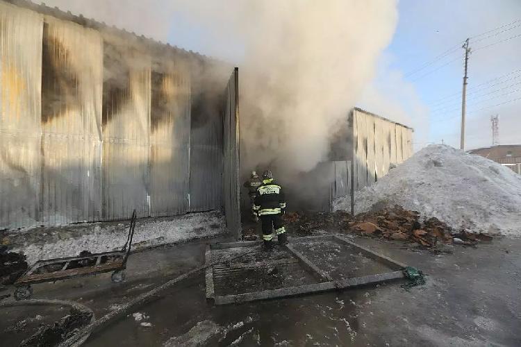 俄一鞋厂火灾7名中国人遇难:逃出生天后又返回救火