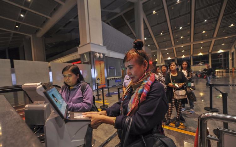 海南免签新政实施 99位印尼旅客免签入境