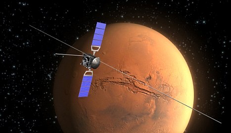 雷达探测在火星北部平原发现了一层低密度物质