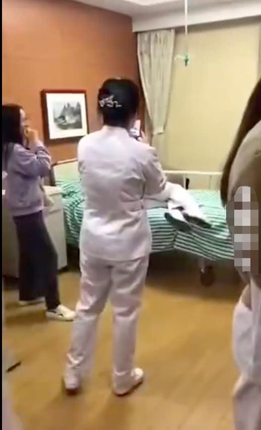 林俊杰医院输液针头被出售，护士轮流躺其病床上拍照，医院回应