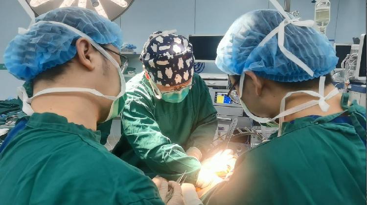 胰腺腫瘤暗藏體內12年香港患者在重慶北部寬仁醫院成功手術