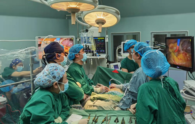 重庆大学附属涪陵医院胸心外科成功完成两例胸腔镜微创心脏手术