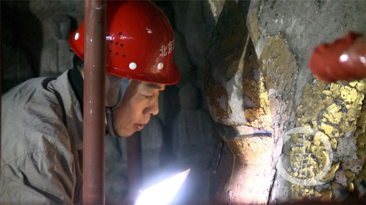 涞滩二佛寺，工人正在进行修复工作。（通讯员 袁询 摄影）.jpg