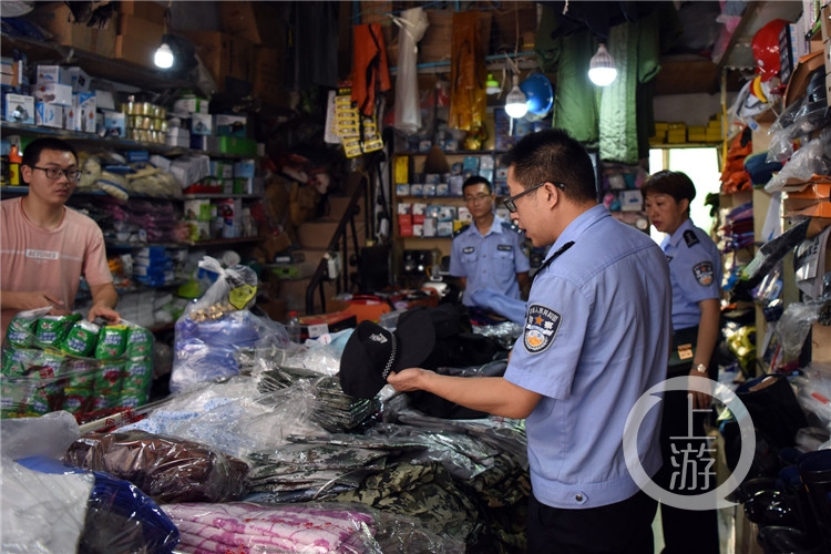 商店卖警棍?违法!重庆警方开展清理整治非法制贩警用品专项工作: