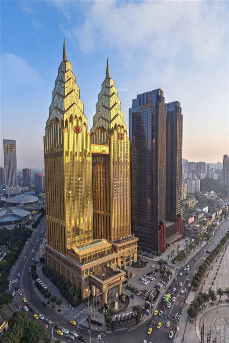 2009年,重庆喜来登国际中心,218米位于南岸区南滨路,为双子塔楼的设计