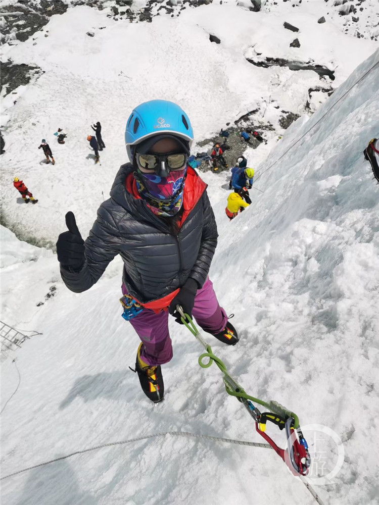 52岁 她成为国内登上珠峰年龄最大的女性(7041672)-20211021123704.jpg