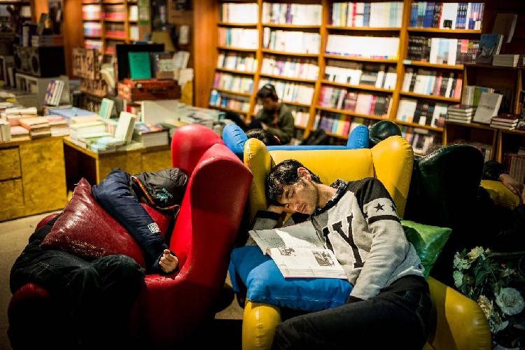 澳大利亚留学生遇租房难 无奈选择图书馆过夜