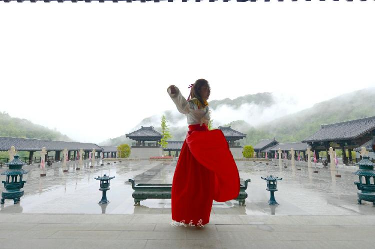 石泉(|鬼谷岭春雨云海的美妙与传说