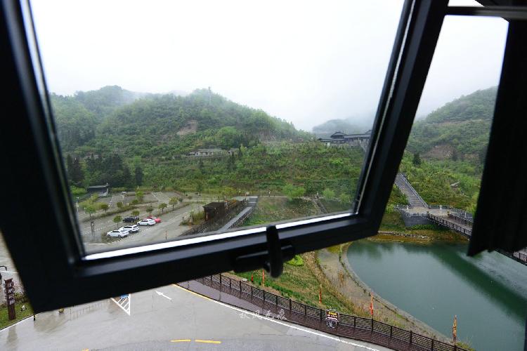 石泉(|鬼谷岭春雨云海的美妙与传说