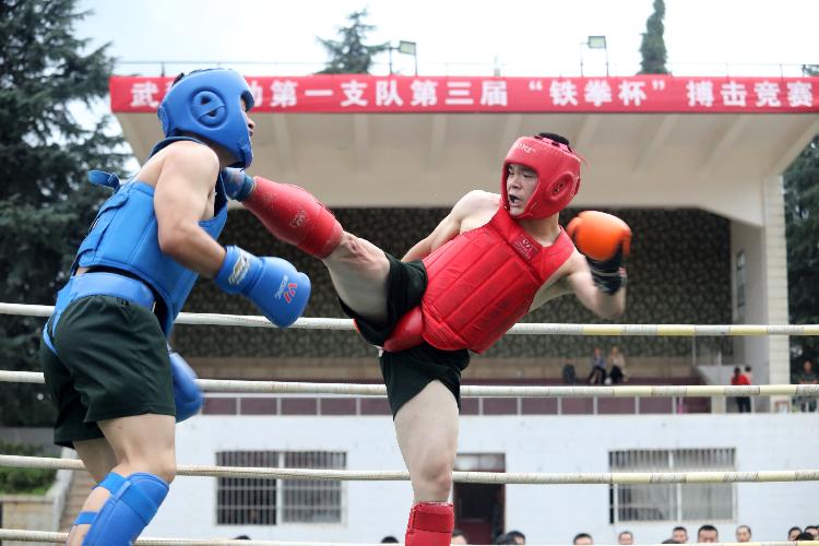 武警云南总队|武警云南总队机动第一支队举办第三届“铁拳杯”搏击竞赛侧记