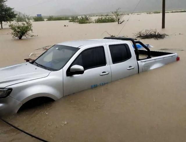 巫溪连降暴雨 警方积极抢险救援|巫溪连降暴雨 警方积极抢险救援