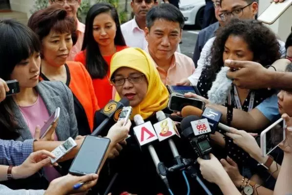 新加坡首位女总统提前出炉 为什么是位马来人？