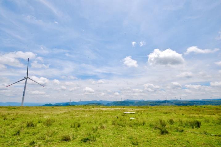 龍里油畫大草原旅遊區,位於貴州省黔南布依族苗族自治州龍里縣龍山鎮