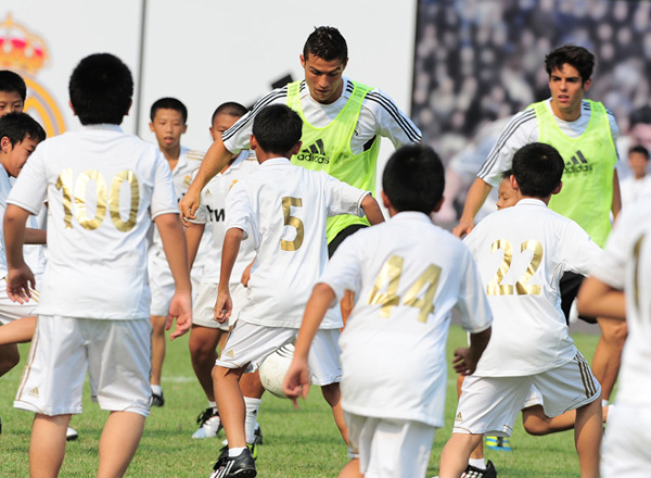 日本国脚 吊打 100小学生不算什么梅西在日本综艺节目还挑战了这些 上游新闻汇聚向上的力量