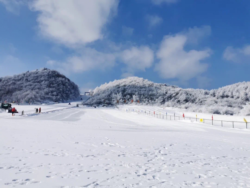 重庆茅草坝滑雪场图片