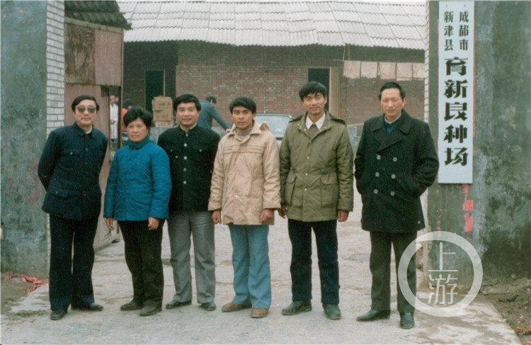 5-1：1982年，刘氏四兄弟创办育新良种场，自农业领域开始创业。.jpg