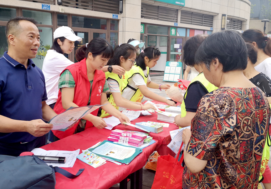 垃圾   分类    社区|文明新风进社区  让垃圾分类从口号变成居民的生活习惯