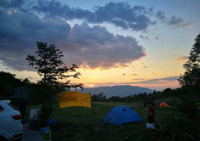 重庆音乐节|夏夜、星空、帐篷与音乐的碰撞，白马山七夕音乐季火热进行中