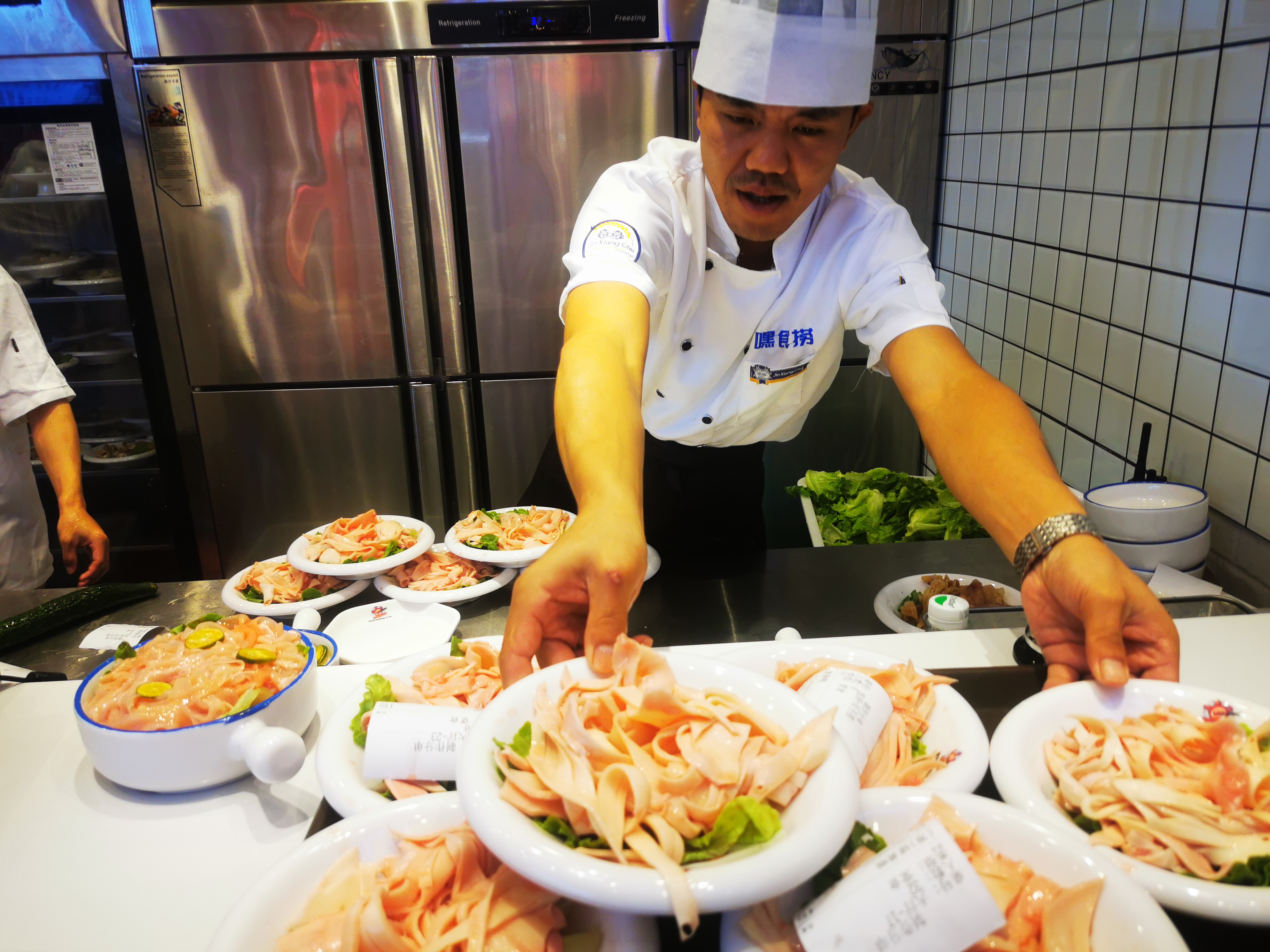 1|嘿食捞鸭肠火锅 |重庆人自己的火锅，从一根鸭肠捞起重庆人的责任和担