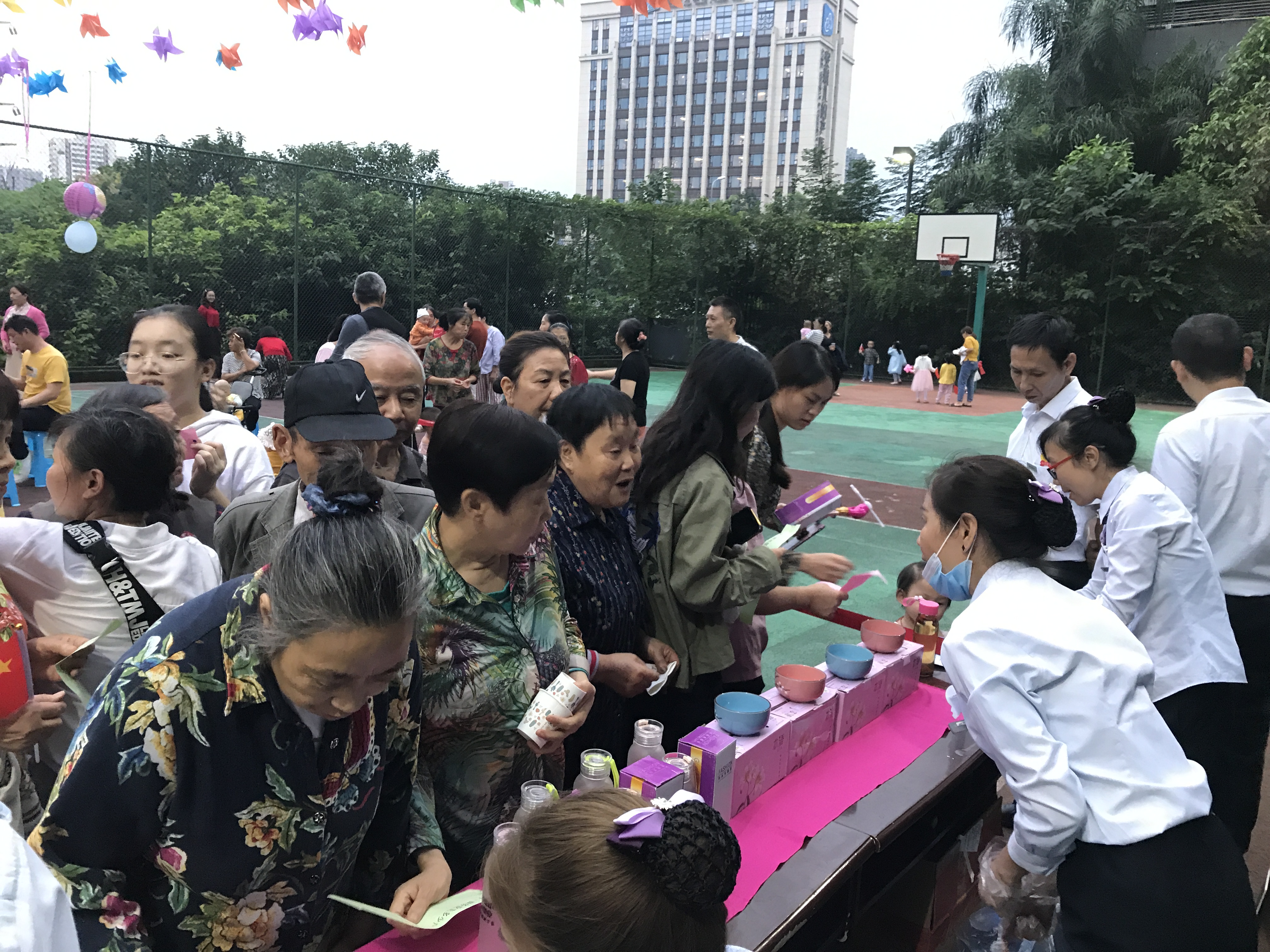 龙山街道松石路社区开展 “我们的节日·中秋——明月映团圆”活动|龙山街道松石路社区开展 “我们的节日·中秋——明月映团圆”活动