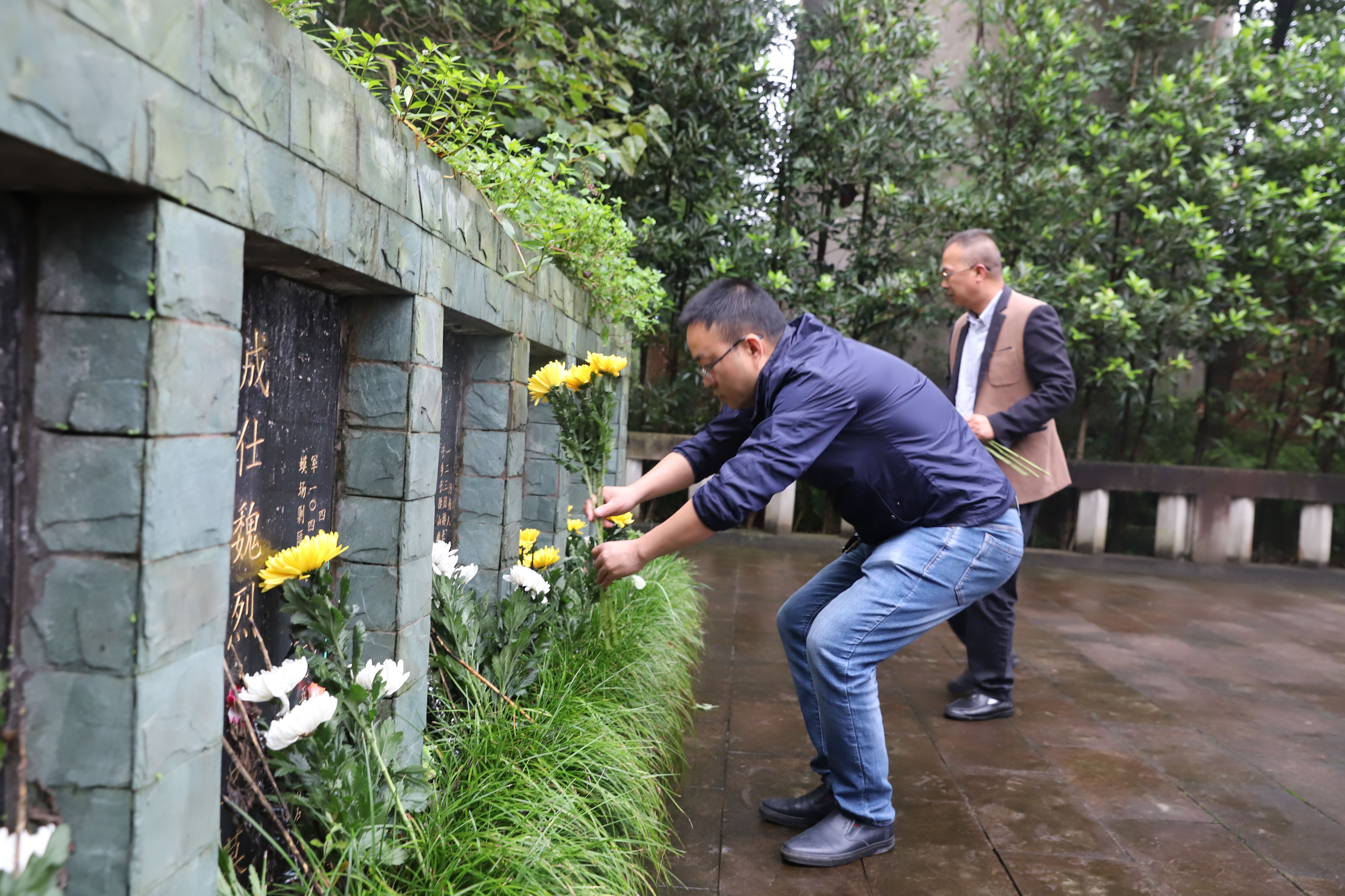 烈士日公祭|石蟆镇：缅怀革命先烈  不忘初心使命