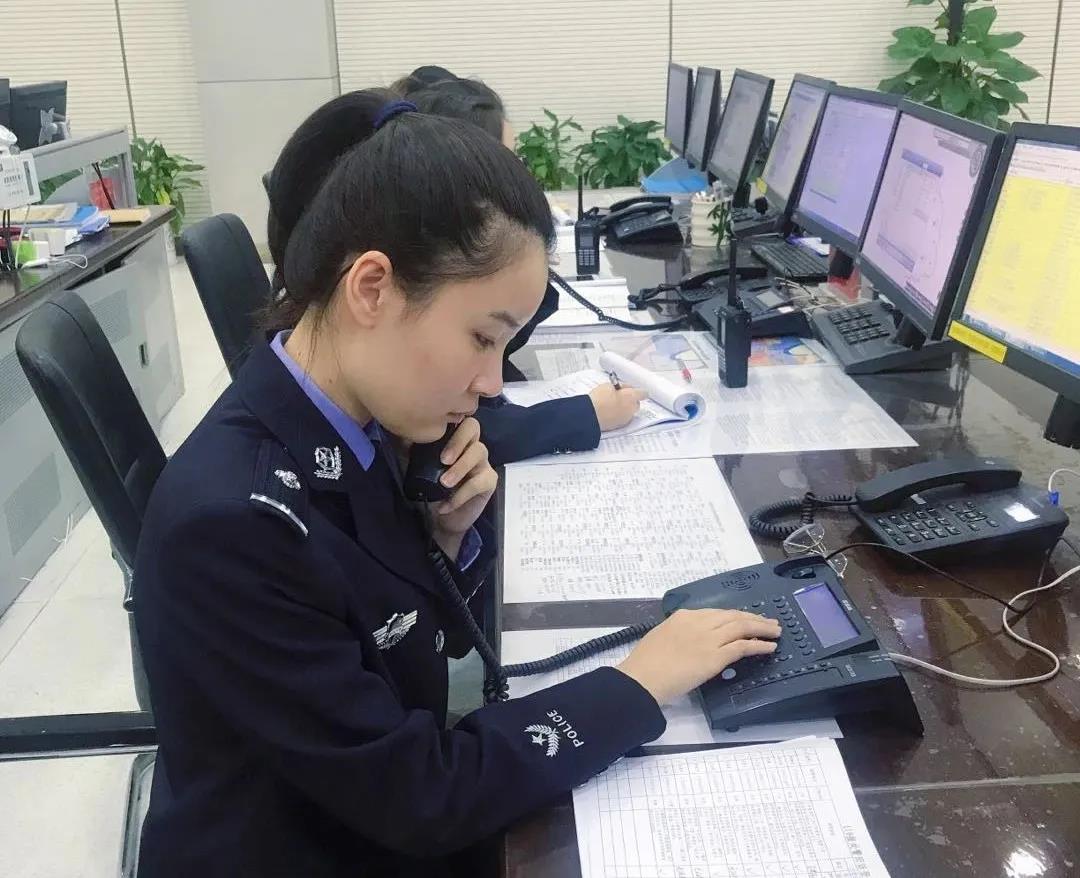 警花 危险 电话|这位警花小姐姐，我们记住你了！