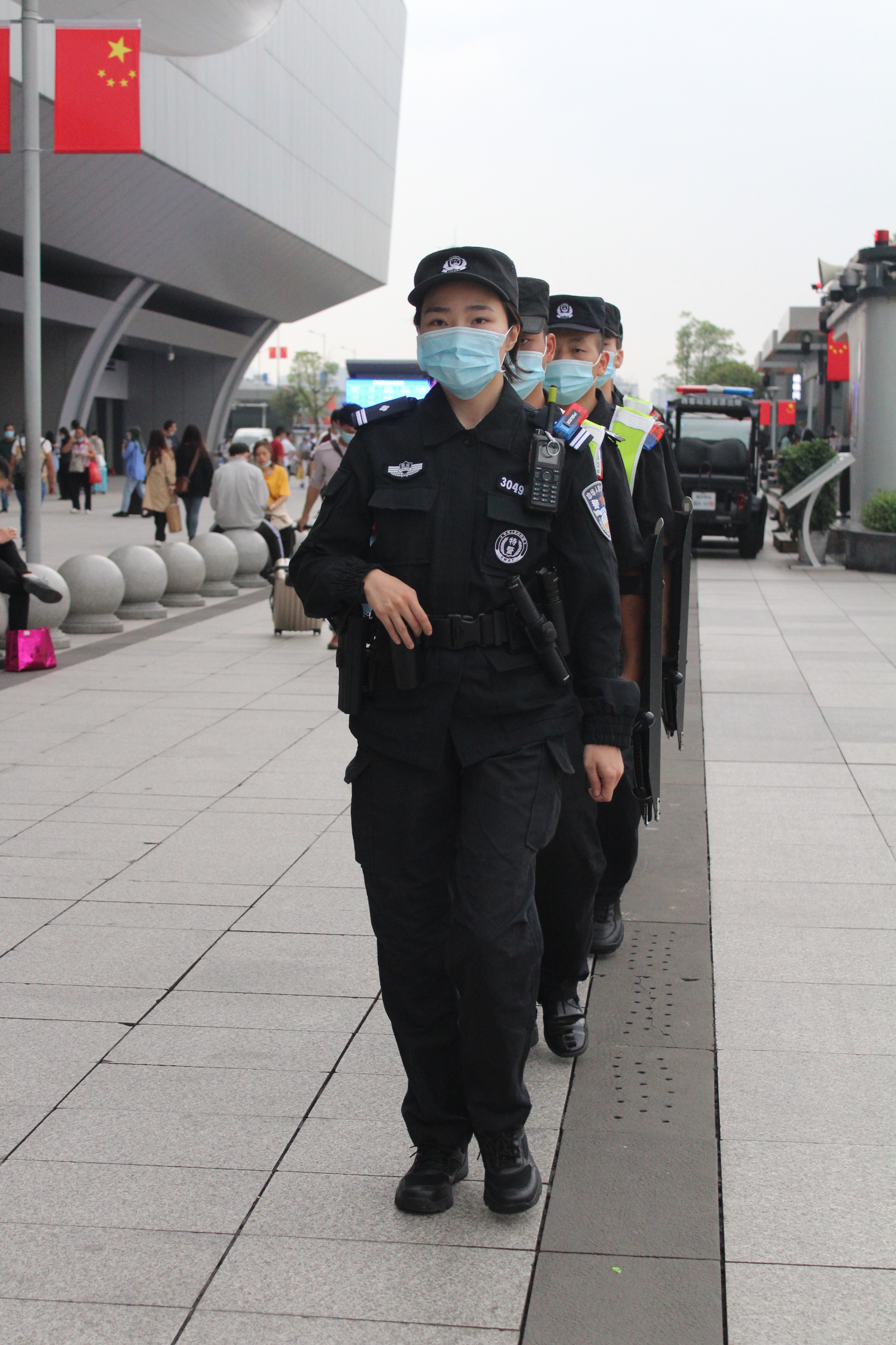 我在岗|国庆我在岗！这位女民警用值守的身影向祖国生日真情告白