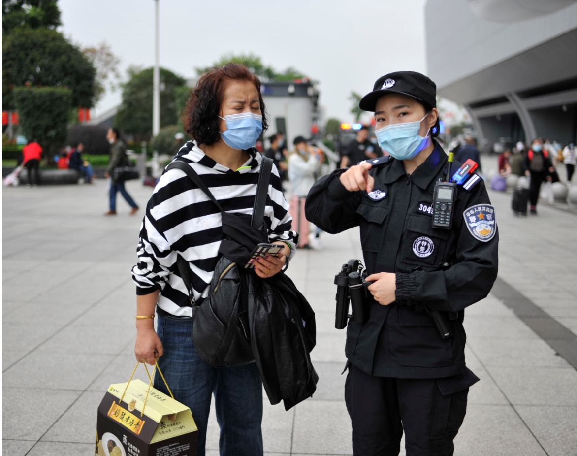 我在岗|国庆我在岗！这位女民警用值守的身影向祖国生日真情告白