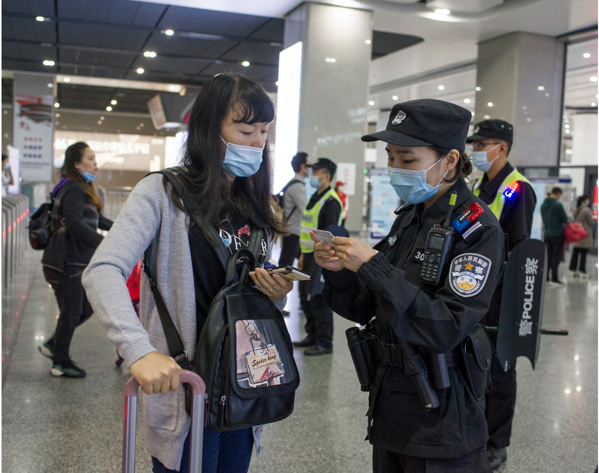 我在岗|国庆我在岗！这位女民警用值守的身影向祖国生日真情告白