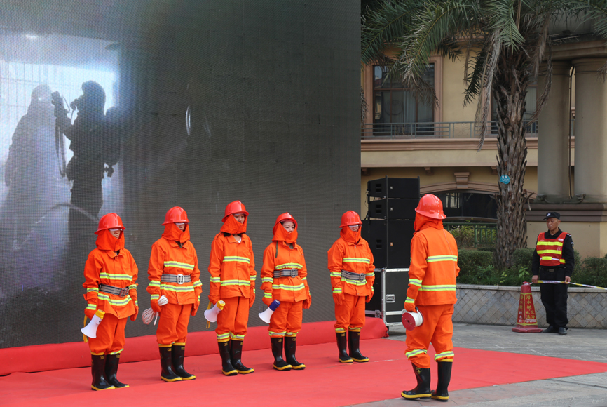 消防   街道    演练|119全国消防宣传日  渝北回兴街道举行高层建筑消防应急救援演练