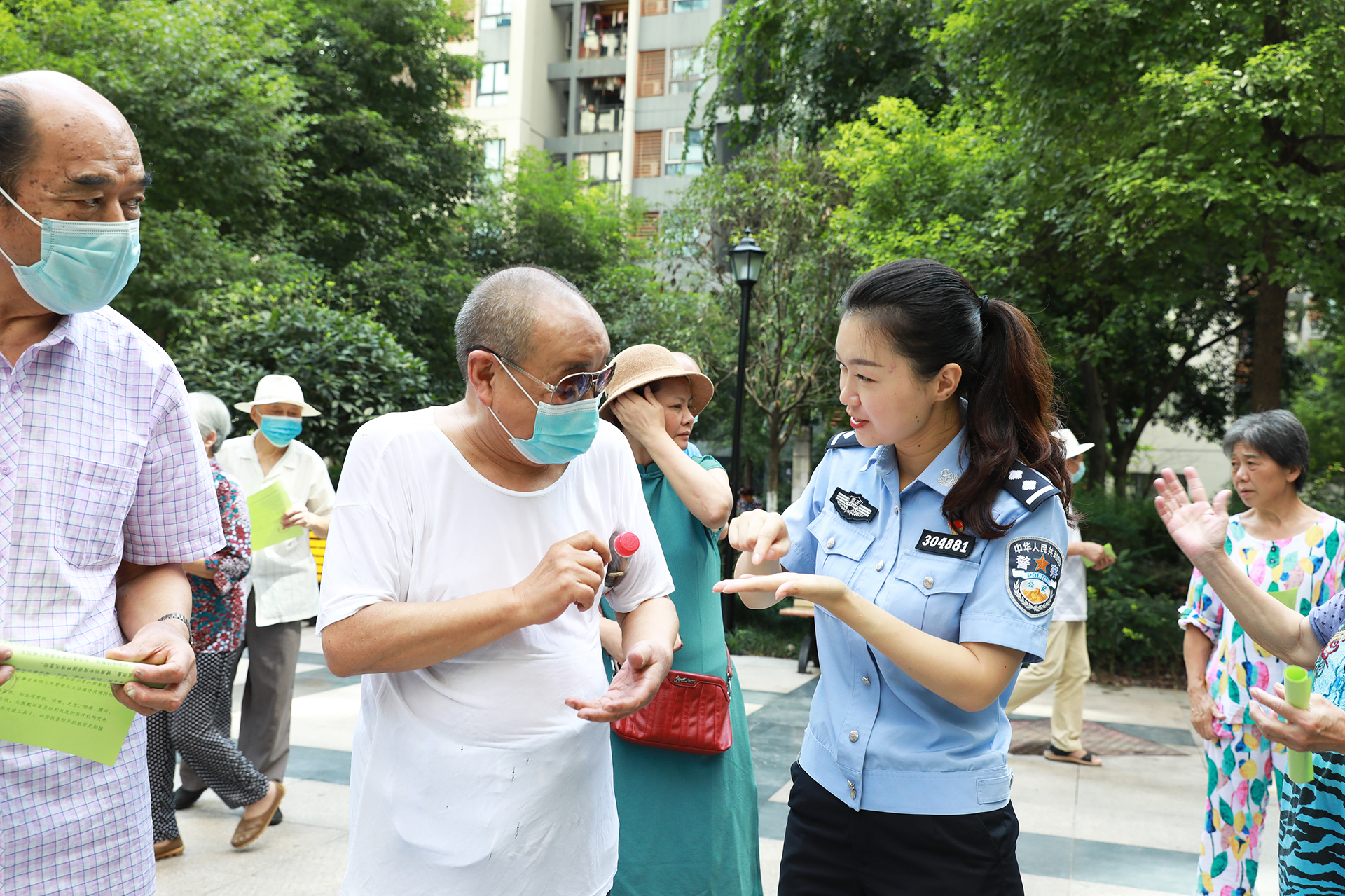 中国好人何巧:用无声的手语谱写大爱之歌