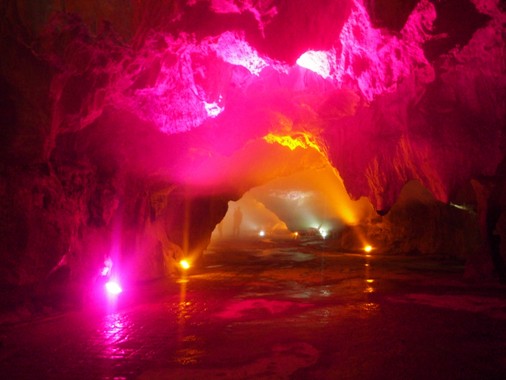 东温泉热洞，亚洲唯一的喀斯特恒温温泉热洞.JPG
