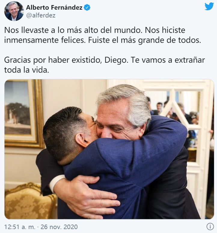 阿根廷总统阿尔韦托·费尔南德斯发推哀悼，并配上自己与马拉多纳的合影。