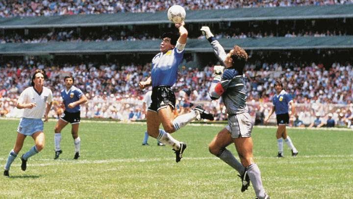 1986年世界杯1/4决赛中马拉多纳的“上帝之手”。