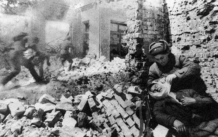 72小时损失13000，斯大林格勒血战，27工人打垮1营德军